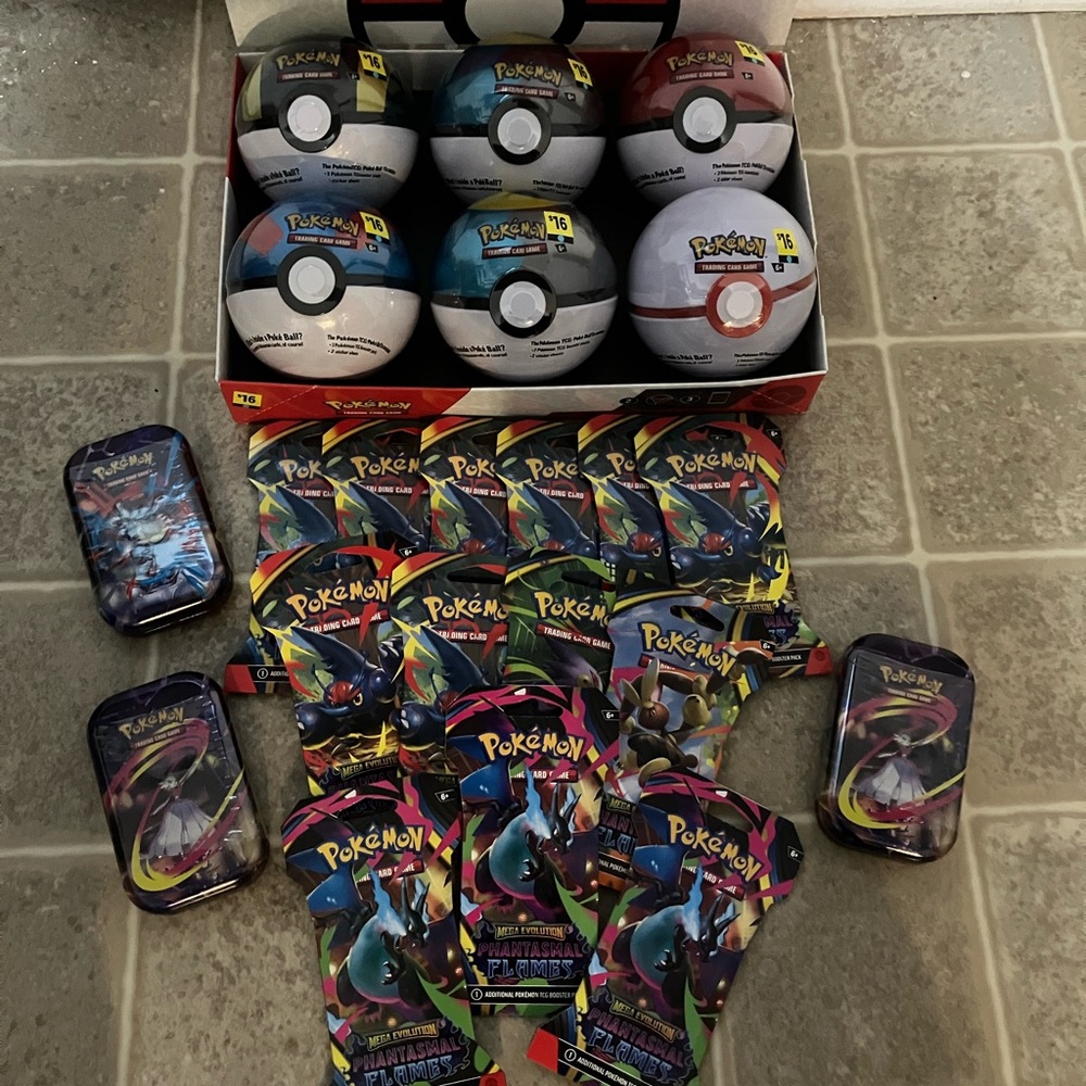 Pokemon Mega Evolution Phantasmal Flames Box Set
